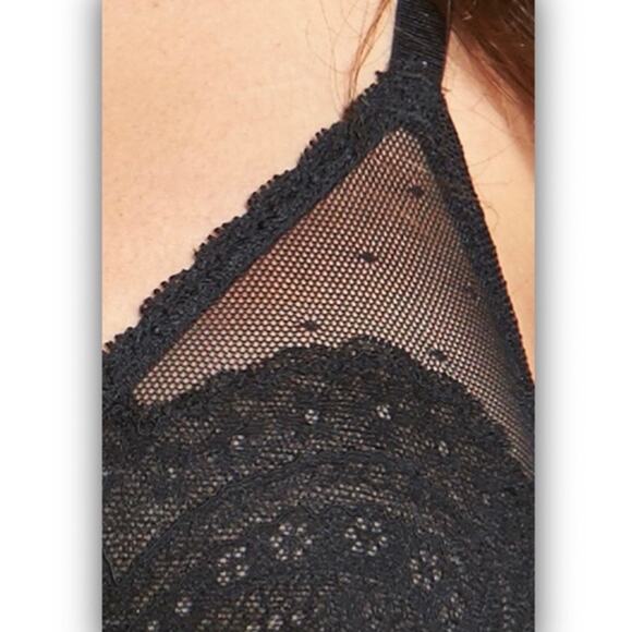 Intimately Free People Lace Triangle Bra adjustable Black 32C NWT - Picture 3 of 4